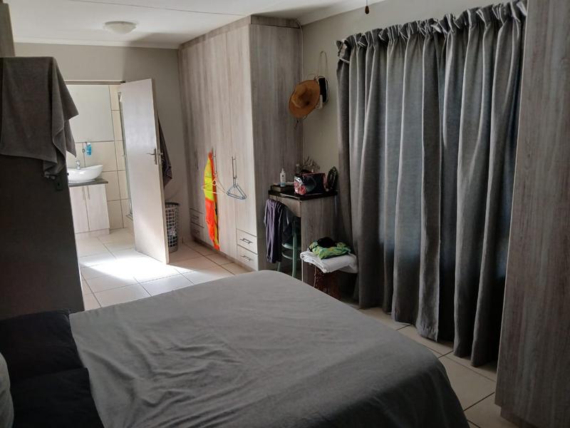 4 Bedroom Property for Sale in Reebok Western Cape